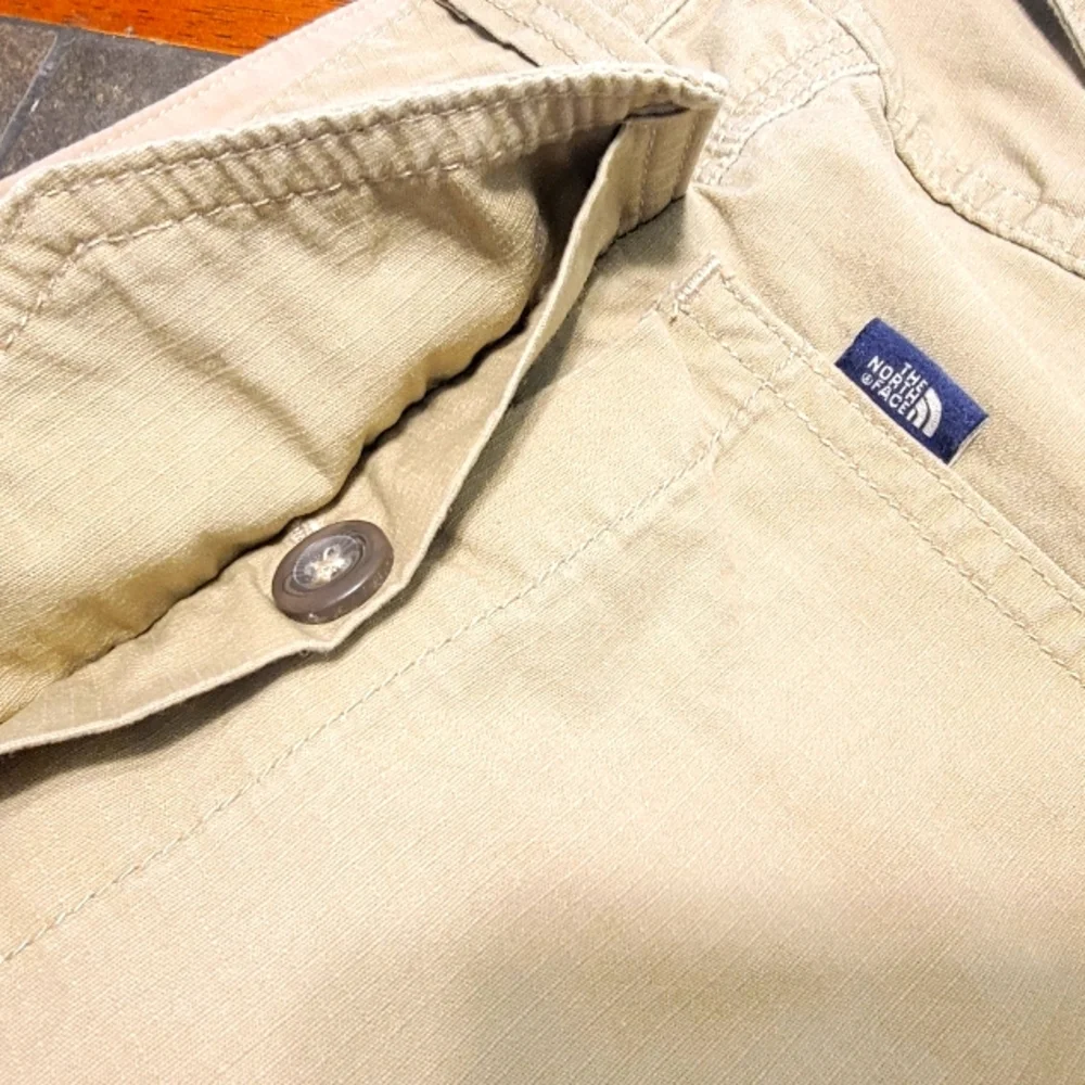 North Face Synkros‎ Cotton Lightweight Cargo Shorts Tan Size 40